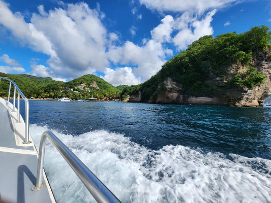 Arriving by boat at Anse Chastanet St. Lucia — Ti Kaye dive excursion